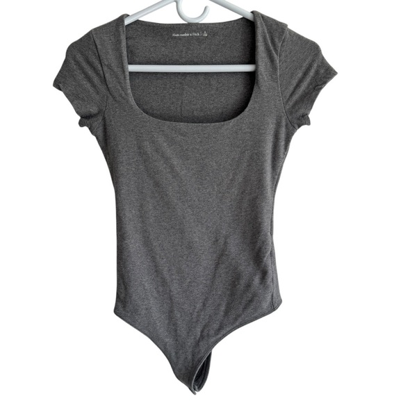 Abercrombie & Fitch Short-Sleeve Seamless Fabric Squareneck Bodysuit, Size S - Picture 1 of 6